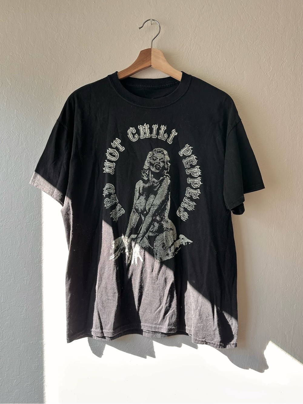 Sold Red hot chili peppers black band t-shirt large mother’s milk 1989 boot